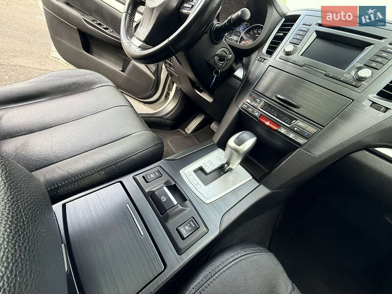 Универсал Subaru Outback 2013 в Киеве