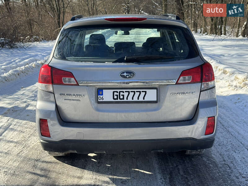 Універсал Subaru Outback 2010 в Житомирі