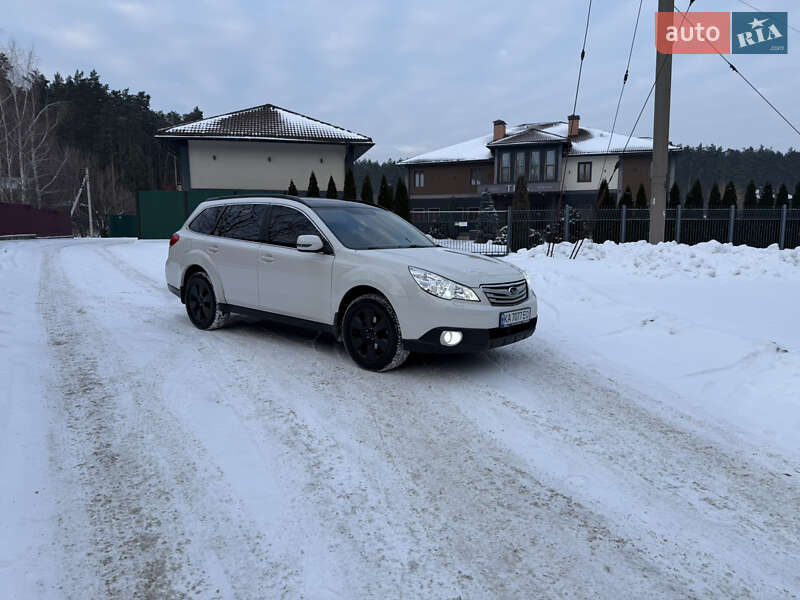 Універсал Subaru Outback 2010 в Києві