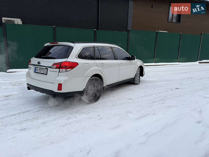 Універсал Subaru Outback 2010 в Києві