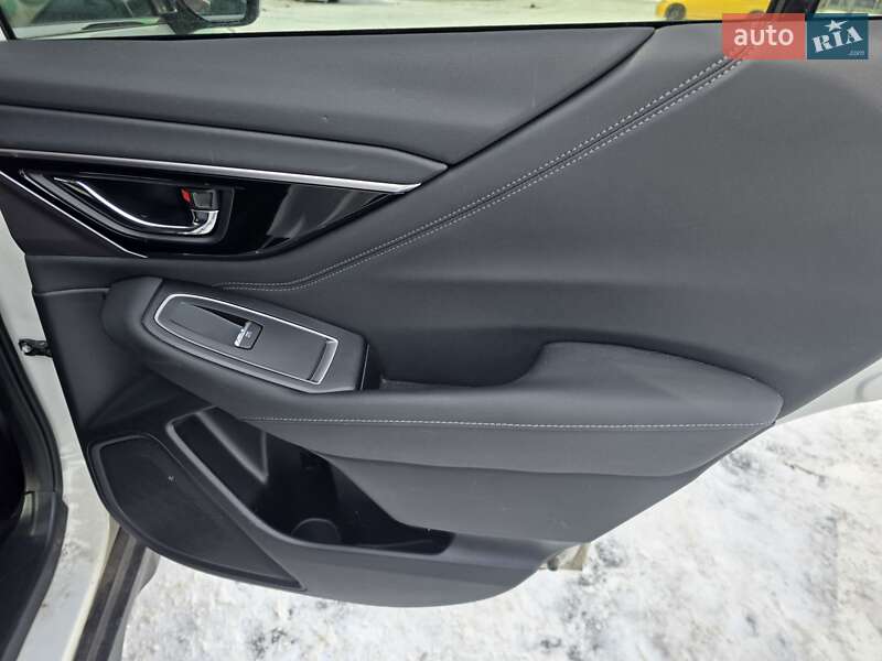 Внедорожник / Кроссовер Subaru Outback 2023 в Киеве