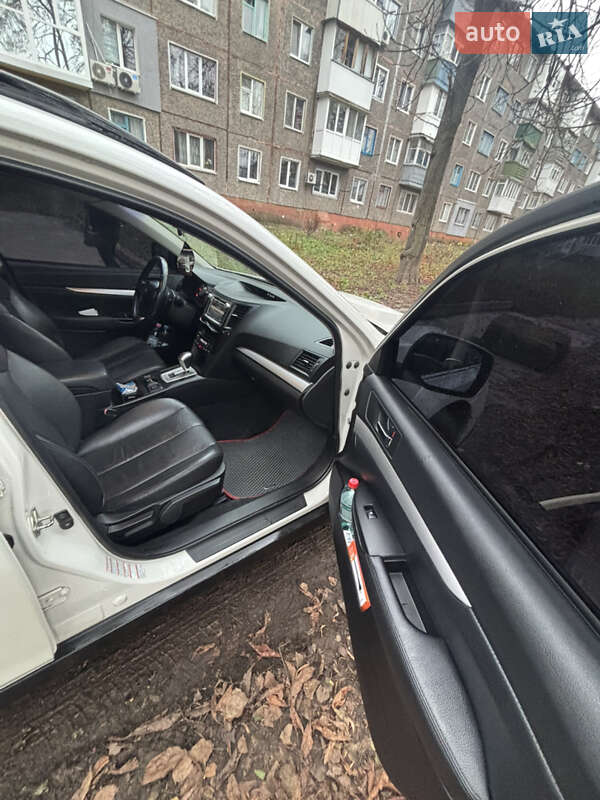 Универсал Subaru Outback 2014 в Житомире