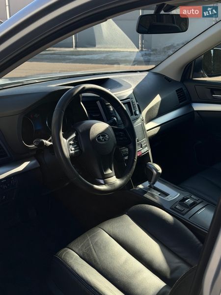Универсал Subaru Outback 2012 в Киеве