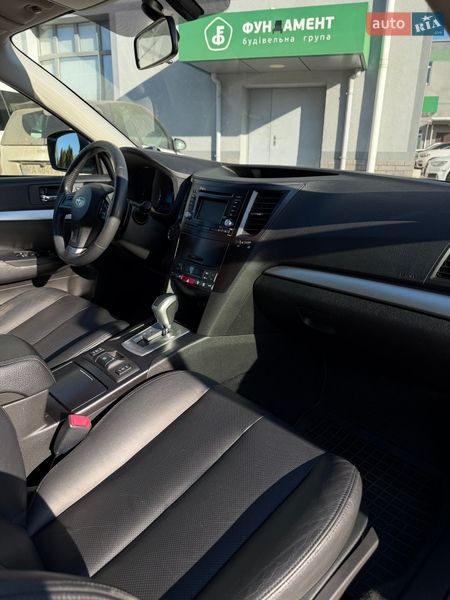 Универсал Subaru Outback 2012 в Киеве