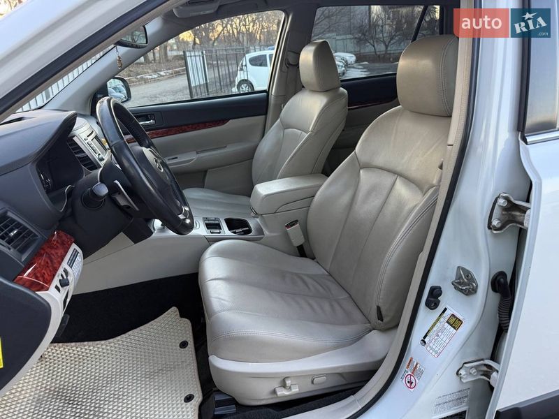 Універсал Subaru Outback 2011 в Хмельницькому