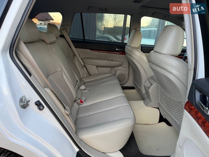 Універсал Subaru Outback 2011 в Хмельницькому