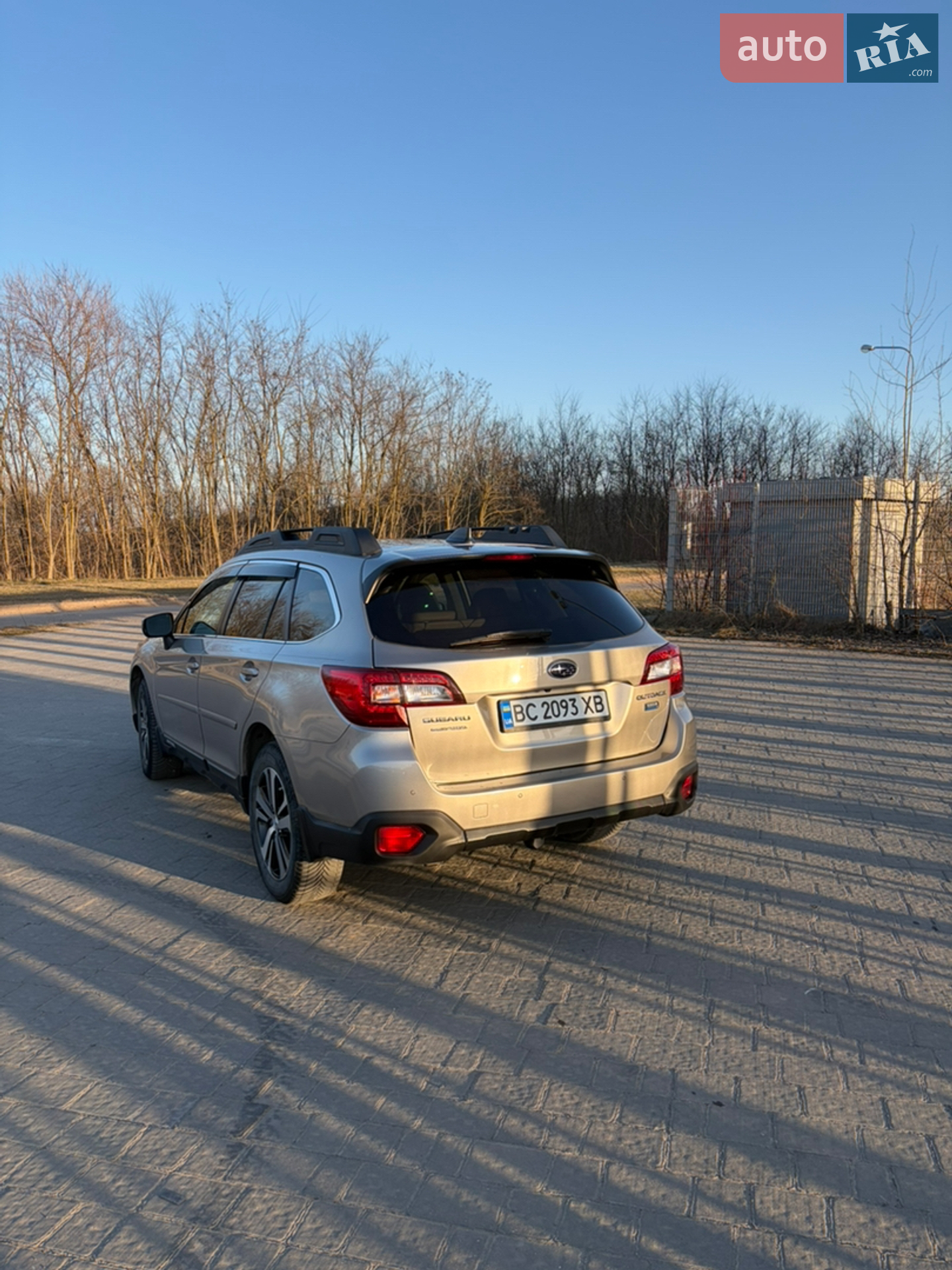 2018 Subaru Outback - мініатюра 2