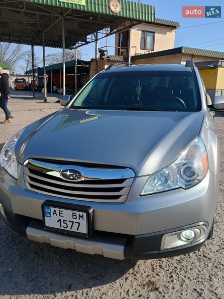 Универсал Subaru Outback 2010 в Каменском