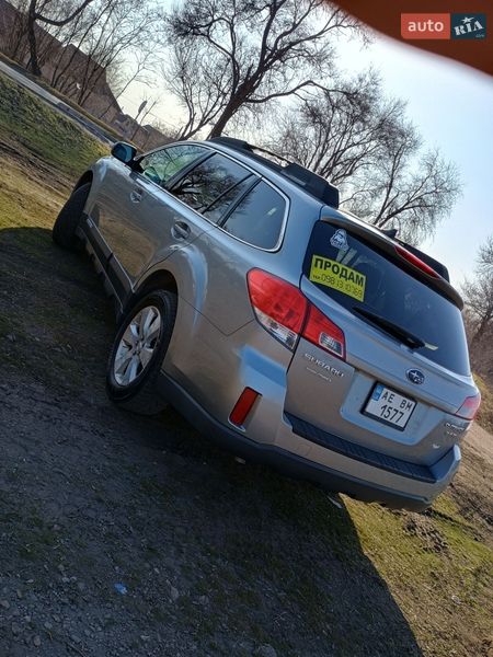 Универсал Subaru Outback 2010 в Каменском