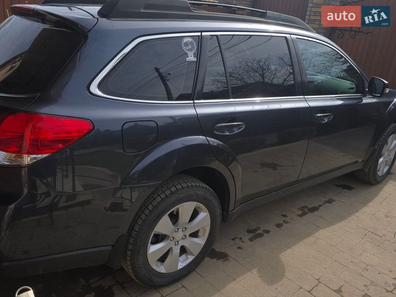 Универсал Subaru Outback 2011 в Черновцах