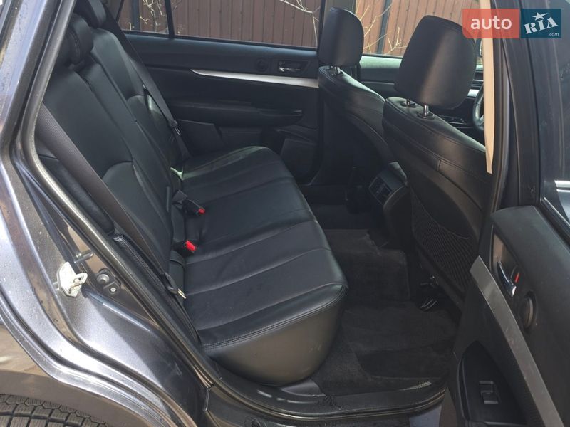 Универсал Subaru Outback 2011 в Черновцах