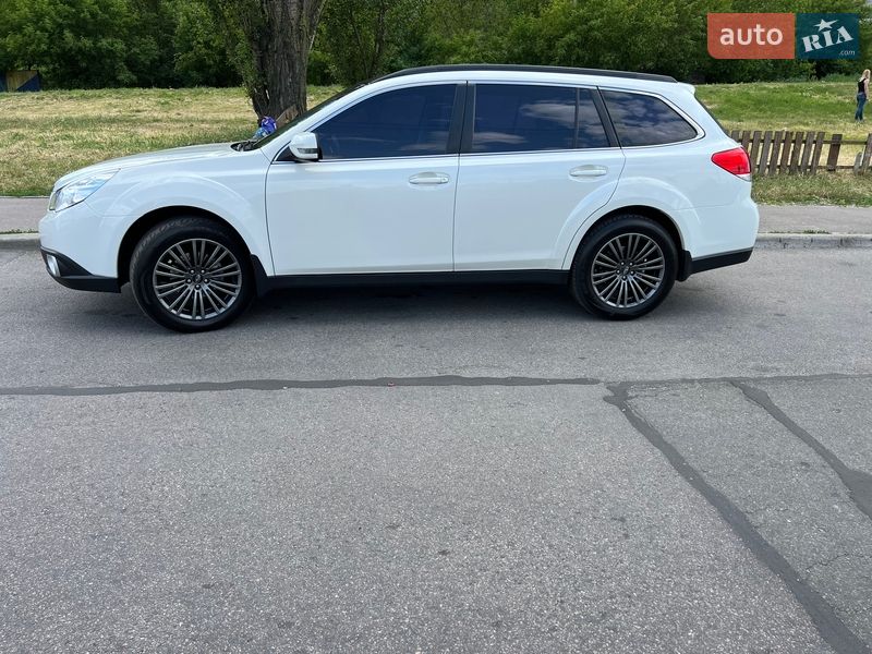 Універсал Subaru Outback 2010 в Києві