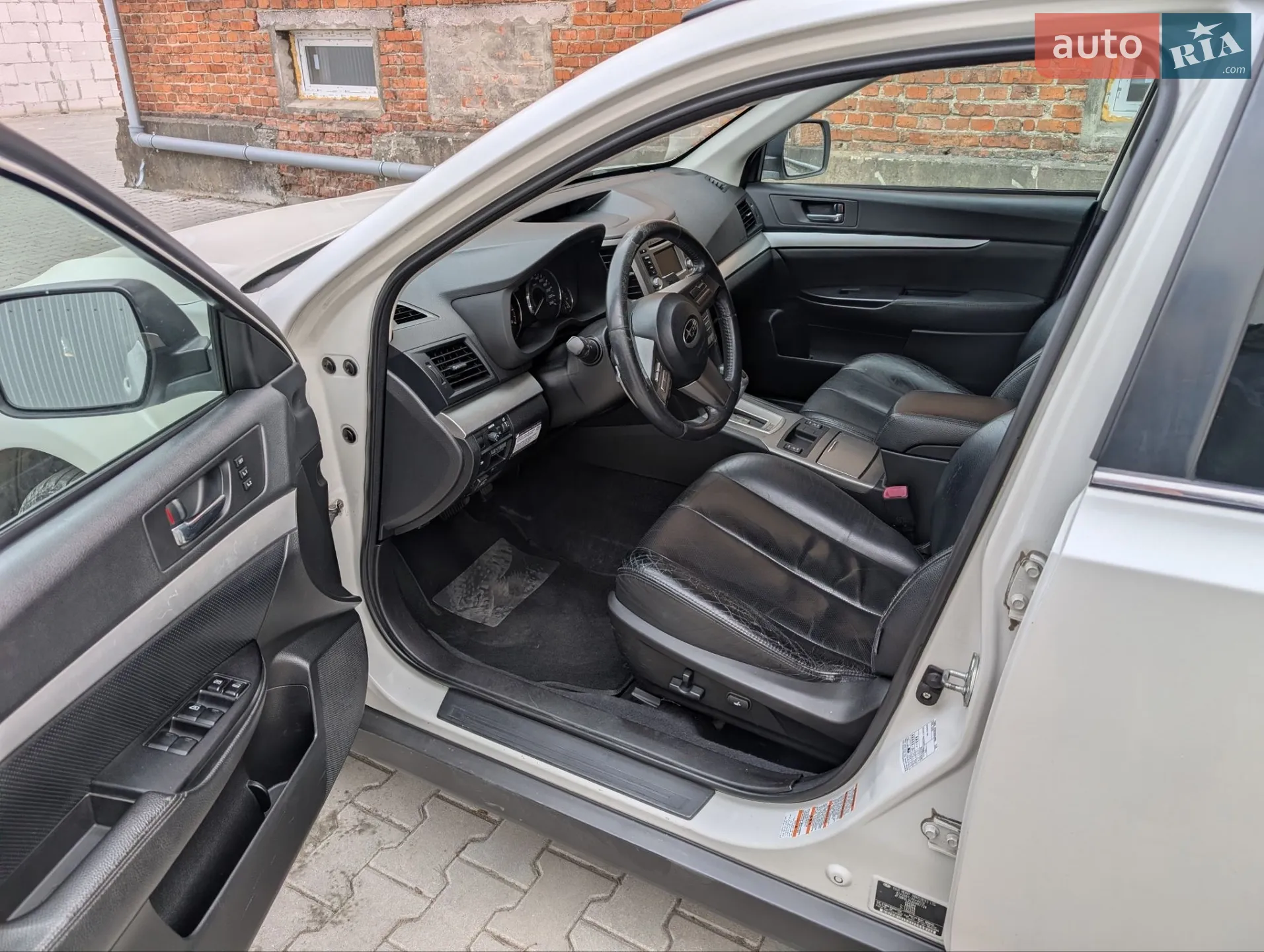 2010 Subaru Outback - мініатюра 11