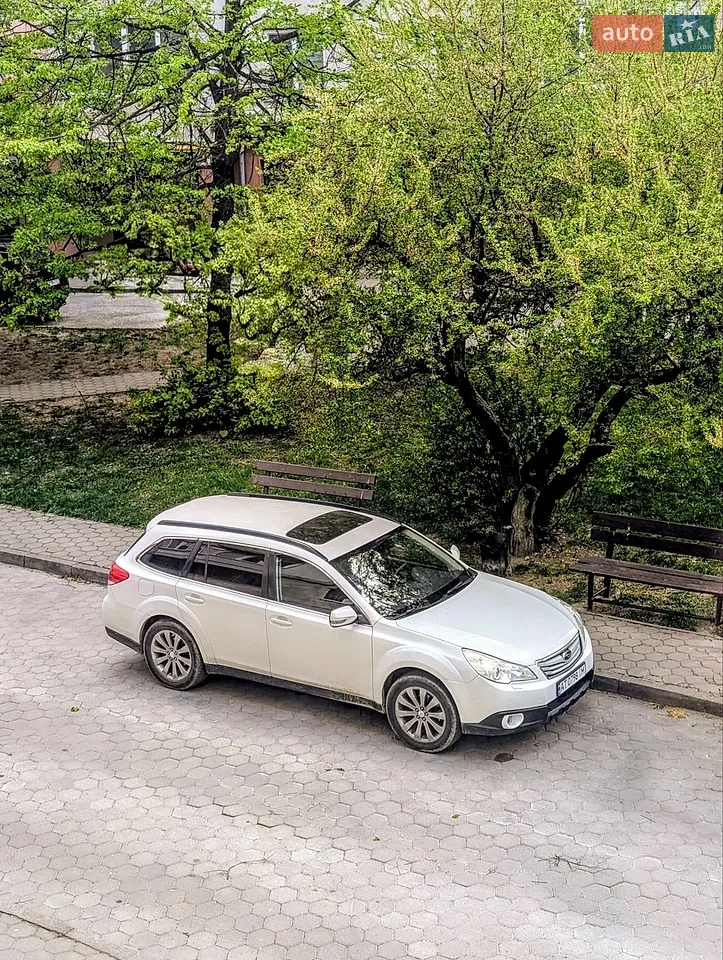 2010 Subaru Outback - мініатюра 10