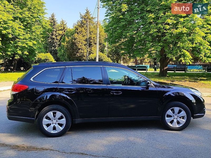 Универсал Subaru Outback 2011 в Желтых Водах