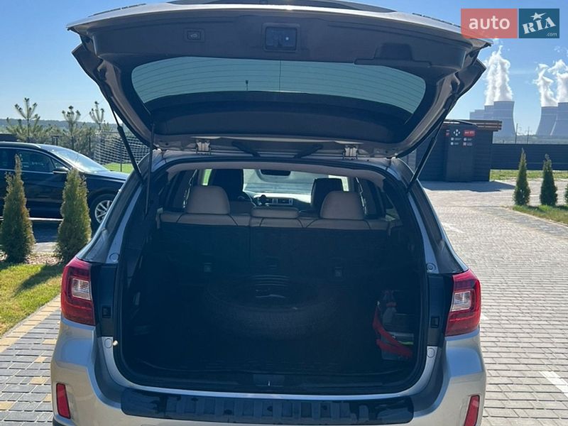 Универсал Subaru Outback 2017 в Вараше
