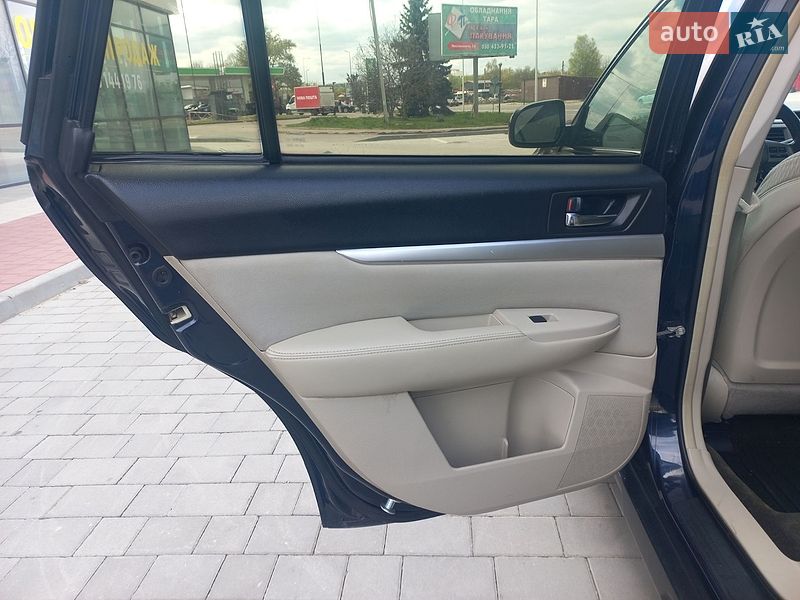 Универсал Subaru Outback 2012 в Ивано-Франковске