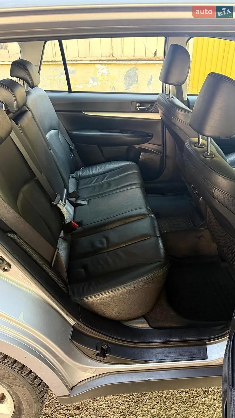 2011 Subaru Outback - мініатюра 31
