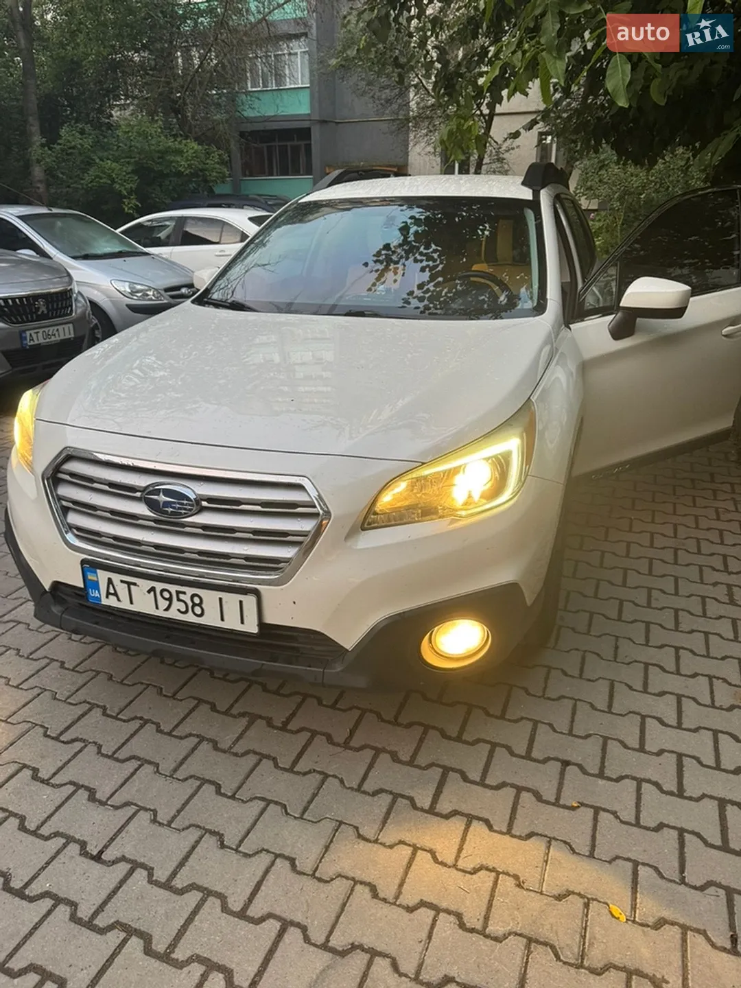 2016 Subaru Outback - мініатюра 2