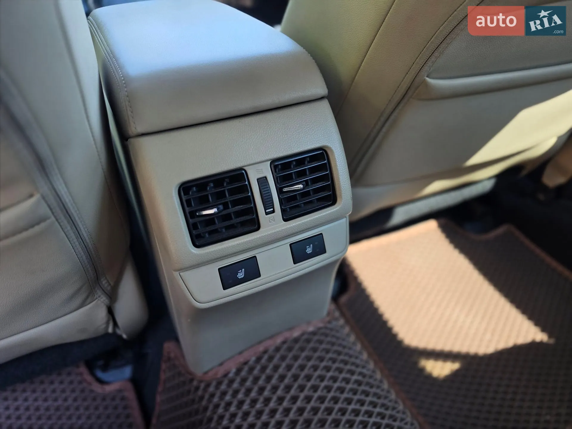 2015 Subaru Outback - мініатюра 16