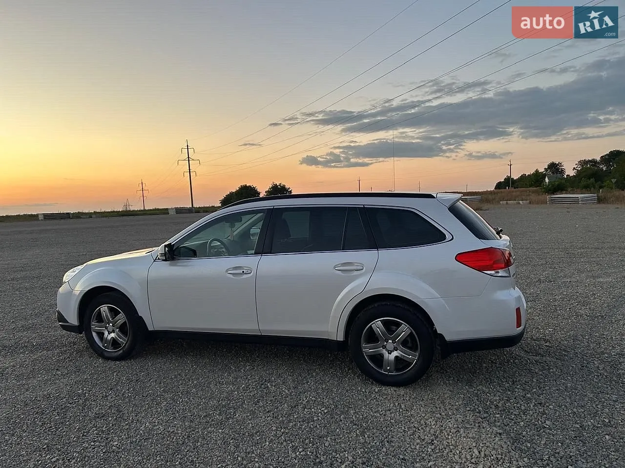 2010 Subaru Outback - мініатюра 2