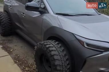 Позашляховик / Кросовер Subaru Solterra 2023 в Києві