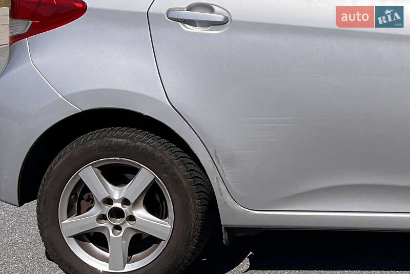 Хетчбек Subaru Trezia 2012 в Києві