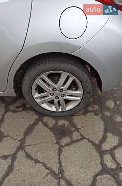 Хэтчбек Subaru Trezia 2013 в 
