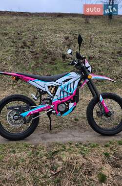 Мотоцикл Супермото (Motard) Sur-Ron Ultra Bee 2023 в 