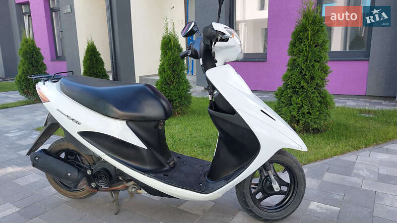 Suzuki Address V50 2005