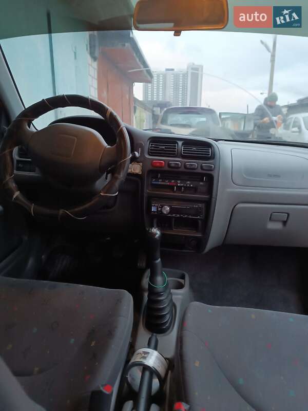 Хэтчбек Suzuki Alto 2002 в Киеве
