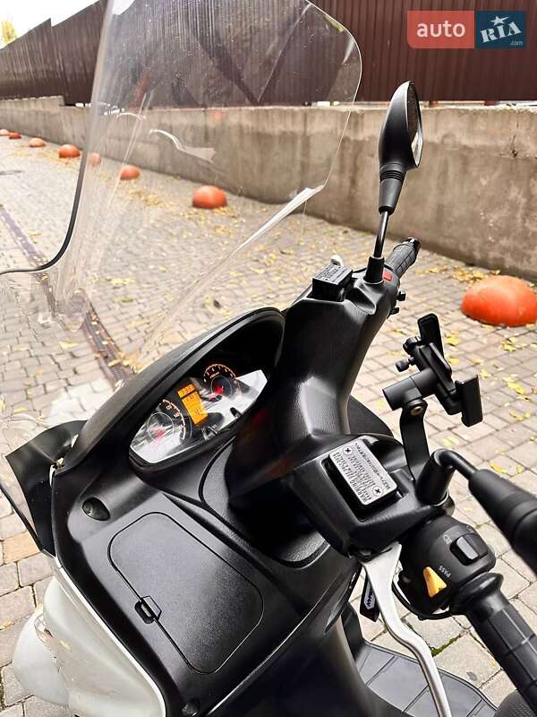 Макси-скутер Suzuki Burgman 200 2015 в Днепре