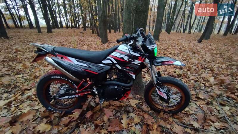 Мотоцикл Супермото (Motard) Suzuki Burgman 200 2015 в Фастове