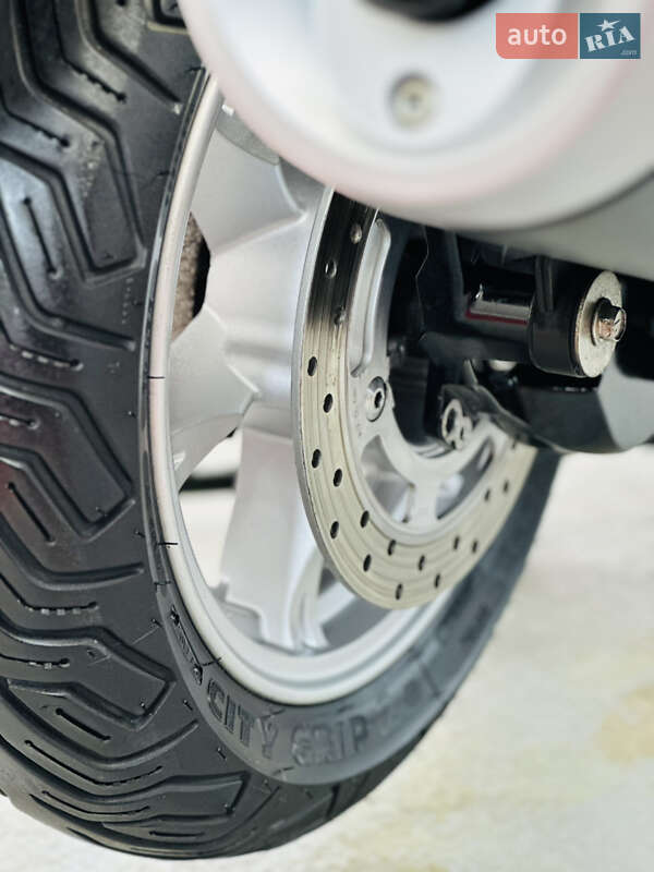 Макси-скутер Suzuki Burgman 200 2015 в Одессе