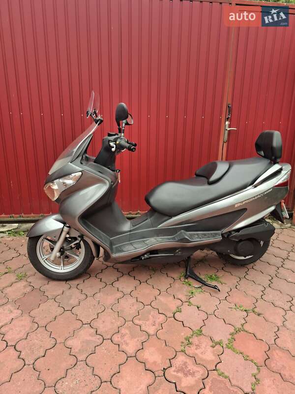 Suzuki Burgman 200 2015