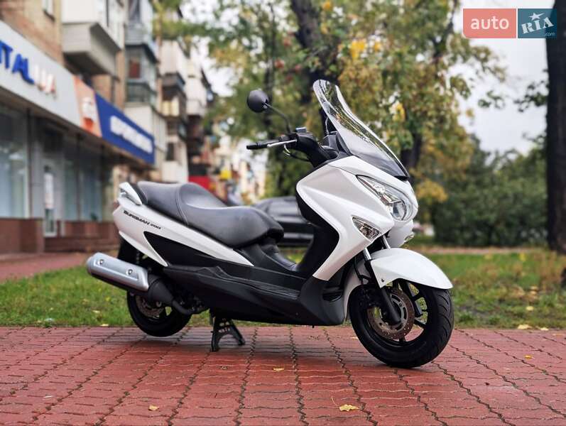 Suzuki Burgman 200 2019 Suzuki Burgman 200 2019