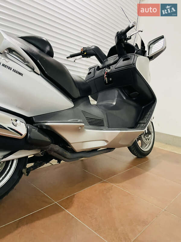 Максі-скутер Suzuki Burgman AN 650 2005 в Києві фото 4 Максі-скутер Suzuki Burgman AN 650 2005 в Києві
