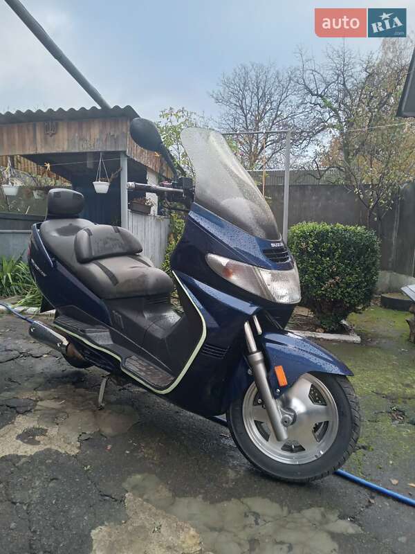 Максі-скутер Suzuki Burgman 2003 в Демидівці