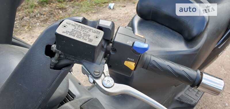 Макси-скутер Suzuki Burgman 2003 в Чернигове