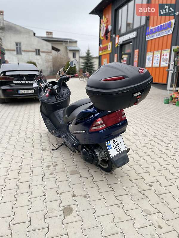 Макси-скутер Suzuki Burgman 2002 в Самборе
