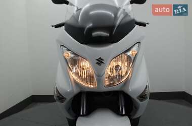 Макси-скутер Suzuki Burgman 2016 в 