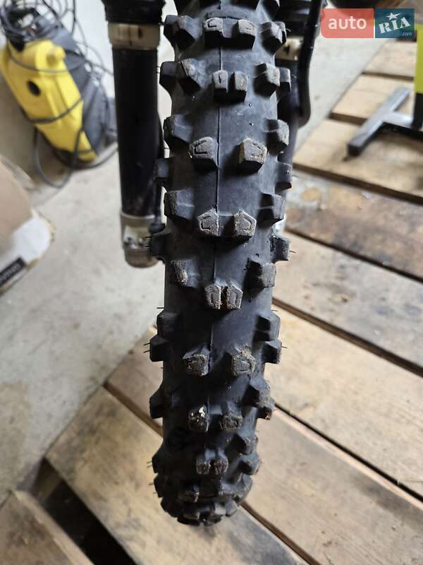 Мотоцикл Внедорожный (Enduro) Suzuki DR-Z 400SM 2005 в Черновцах фото 6 Мотоцикл Внедорожный (Enduro) Suzuki DR-Z 400SM 2005 в Черновцах