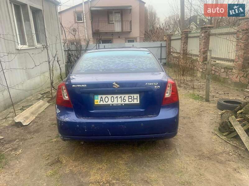 Седан Suzuki Forenza 2004 в Киеве