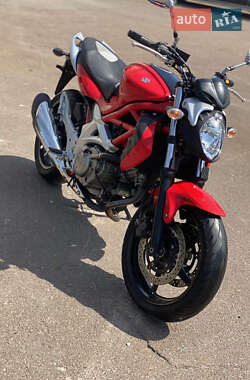 Мотоцикл Без обтекателей (Naked bike) Suzuki Gladius 400 2010 в 