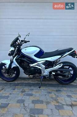 Мотоцикл Многоцелевой (All-round) Suzuki Gladius 400 2010 в 