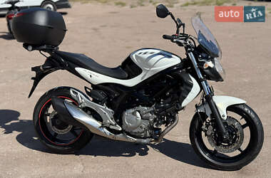 Мотоцикл Без обтекателей (Naked bike) Suzuki Gladius 400 2012 в Сновске