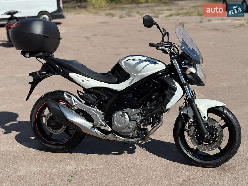 Мотоцикл Без обтекателей (Naked bike) Suzuki Gladius 400 2012 в 