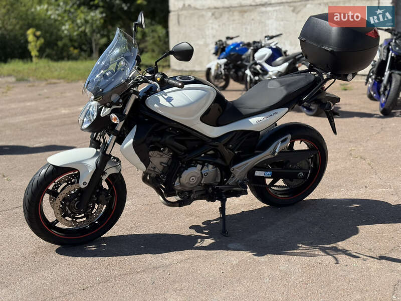 Мотоцикл Без обтекателей (Naked bike) Suzuki Gladius 400 2012 в Сновске