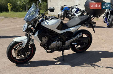 Мотоцикл Без обтекателей (Naked bike) Suzuki Gladius 400 2012 в 