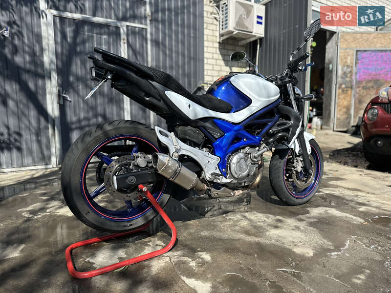 Мотоцикл Без обтекателей (Naked bike) Suzuki Gladius 400 2011 в Одессе
